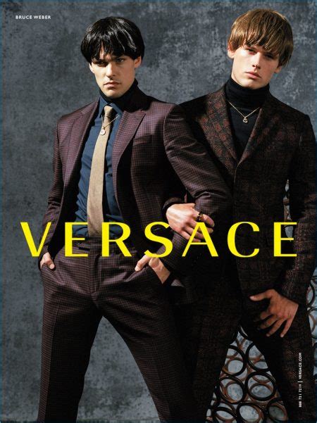 versace estate 2017 uomo|Versace Men's Fall 2017 .